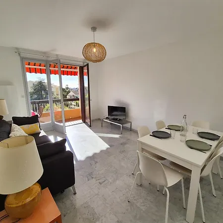 2 Avec Grand Balcon A Deux Pas Du Port De Sanary Et De La Six-Fours-les-Plages