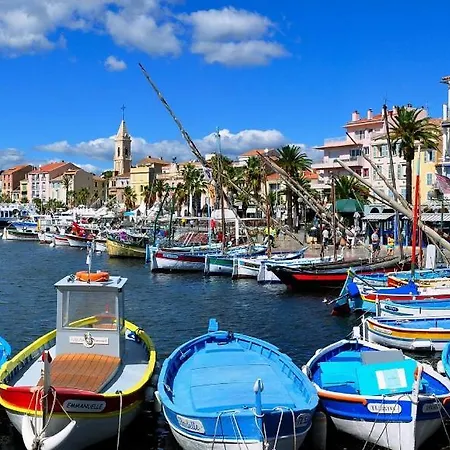 Appartamento 2 Avec Grand Balcon à Deux Pas Du Port De Sanary Et De La Six-Fours-les-Plages